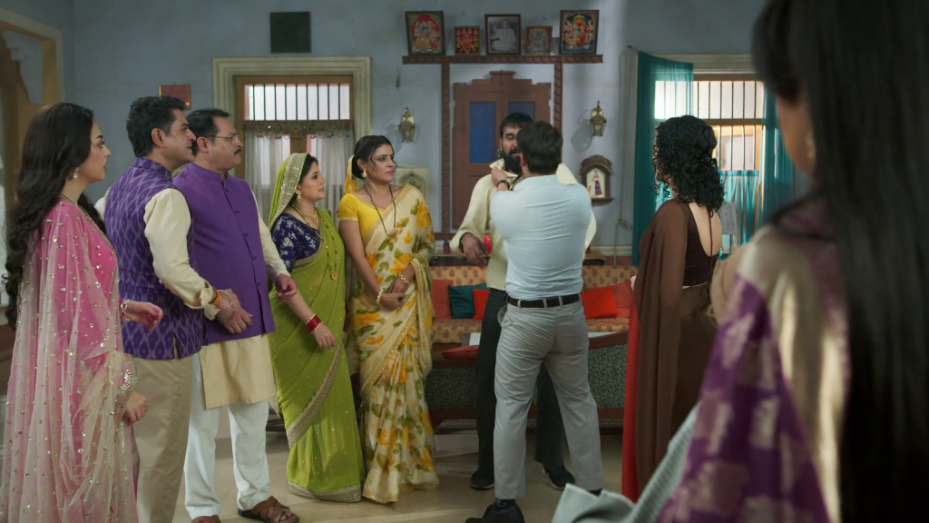 Gharwali-Pedwali---S01E98---Sheena-Hatches-a-Ploy-to-Defame-Jeetu.mkv_screenshot_08.png